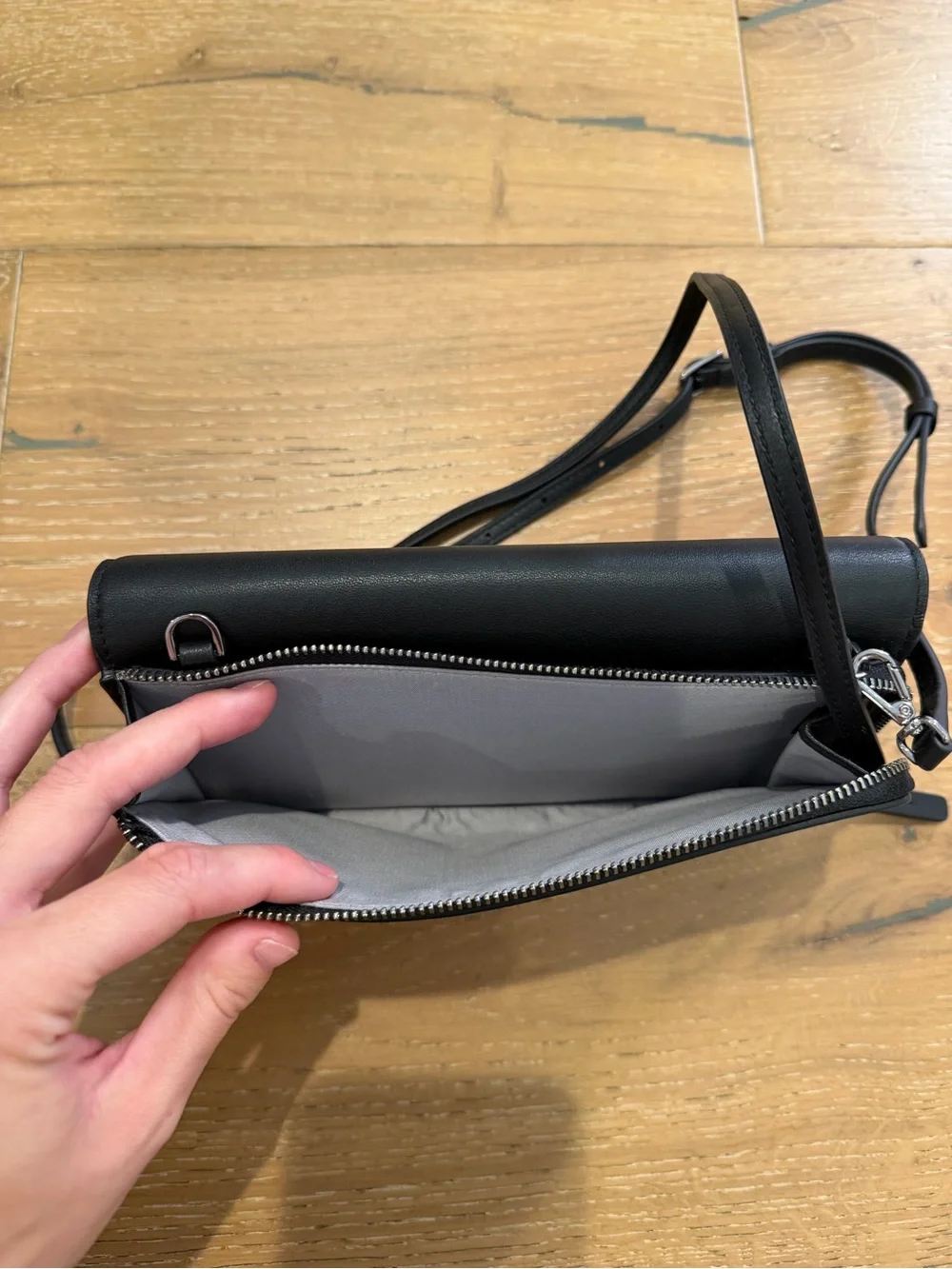 Tumi Belden Wallet Crossbody